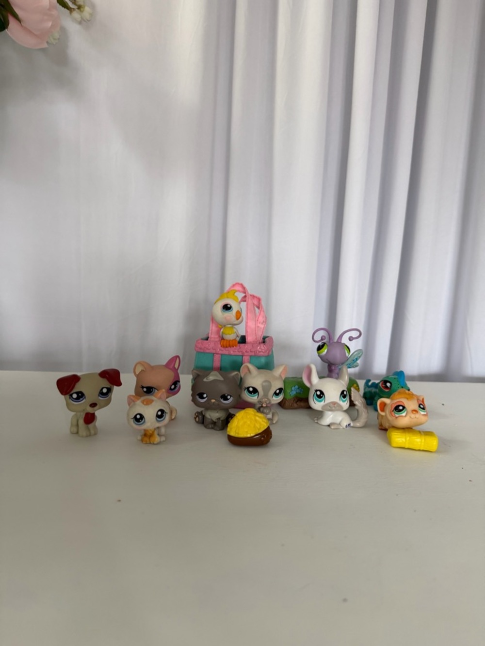 Retired Littlest Pet Shop 10 pets and accessories in good used condition